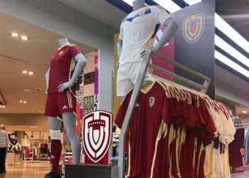 ¡Hay mucha fe! Camiseta Adidas de la Vinotinto se vendió casi en su totalidad en el primer día (IMÁGENES)