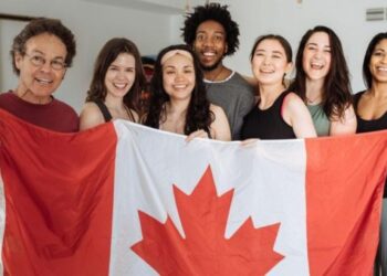 Qué es la “trampa de la población” a la que se enfrenta Canadá y cómo puede afectar a quienes planean migrar al país