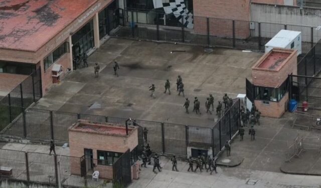 Las cárceles en Ecuador seguirán bajo el control de las Fuerzas Armadas