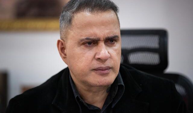 ¿Qué hace Tarek William Saab en Cuba?