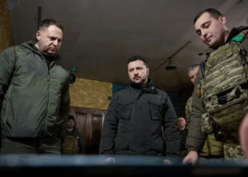 Zelenski denuncia que retrasos en la ayuda militar de Occidente a Ucrania benefician a Rusia