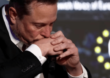 El acuerdo que convirtió a Elon Musk en la persona más rica del mundo… en la “cuerda floja”