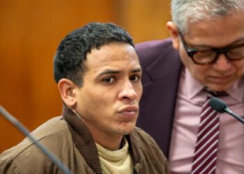 Sacerdote pagó fianza de 15 mil dólares a venezolano que propinó golpiza a policías en Times Square