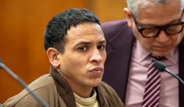 Sacerdote pagó fianza de 15 mil dólares a venezolano que propinó golpiza a policías en Times Square