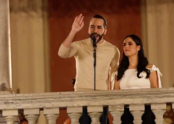 Antes de tener datos oficiales Bukele celebró su reelección y recibió felicitaciones