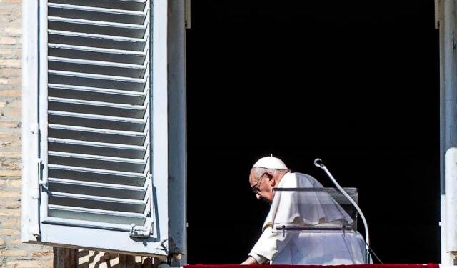 El papa Francisco vuelve a anular su agenda porque “persisten los leves síntomas gripales”