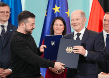 Guerra en Ucrania: Scholz y Zelensky firman un importante acuerdo de seguridad en medio de tensiones