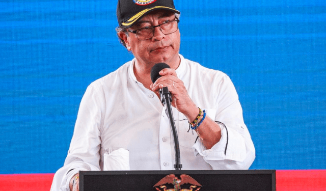 Cuestionan el silencio del presidente Gustavo Petro ante muerte de Sebastián Piñera