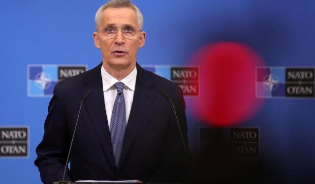 Jefe de la Otan espera que EEUU apruebe el paquete de ayuda a Ucrania