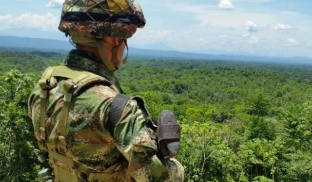 Un soldado colombiano asesina a dos de sus superiores y deja heridos a dos militares más