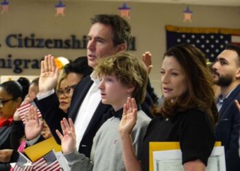 Mintió para obtener la ciudadanía estadounidense y ahora enfrenta una severa condena