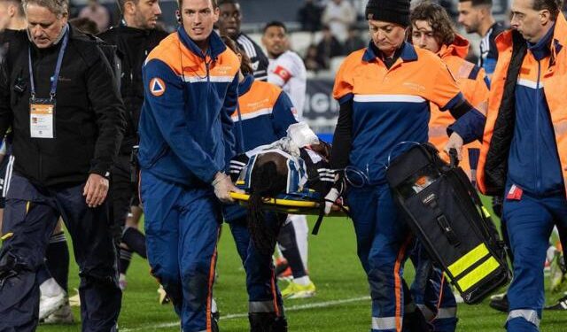 Drama en Francia: jugador recibió fuerte golpe en la cabeza, tuvo que ser operado y está en coma inducido