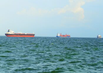 EN VIDEO: Lancha de contratista de Pdvsa se hundió en el lago de Maracaibo