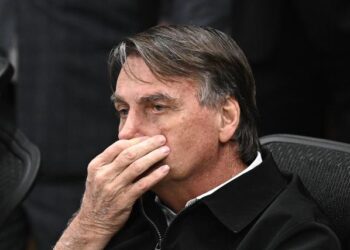 Supremo brasileño da ultimátum a Bolsonaro: debe entregar su pasaporte en menos de 24 horas