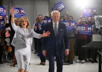 La burbuja de Biden: cómo la primera dama y su personal “protegen” al presidente de la prensa de la Casa Blanca