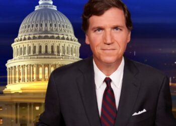 El Kremlin explica por qué sí le ha dado a Tucker Carlson una entrevista con Putin