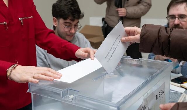 Sin sorpresas: El PP revalida la mayoría absoluta en Galicia