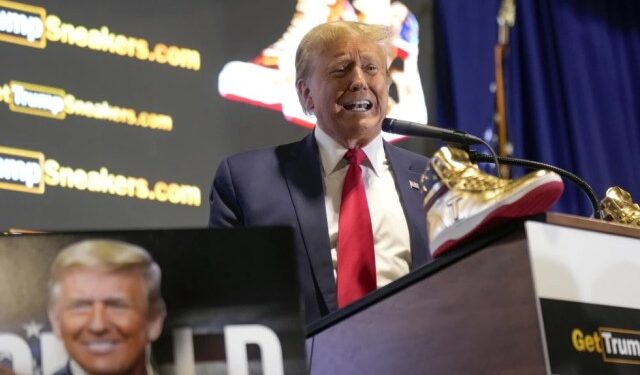 Los costosos zapatos deportivos que puso Trump a la venta y son versión limitada