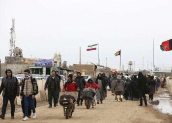 Irán estudia levantar un muro de hormigón en su frontera con Afganistán