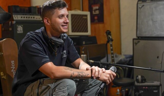 José David marca el inicio de su 2024 con el lanzamiento de “23”