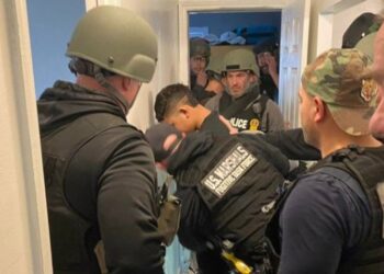 Menor venezolano que provocó tiroteo en Times Square será juzgado como adulto por intento de homicidio