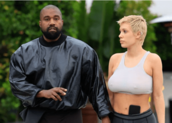 Esposa de Kanye West luce escandaloso impermeable transparente… ¡y no llevaba ropa interior!