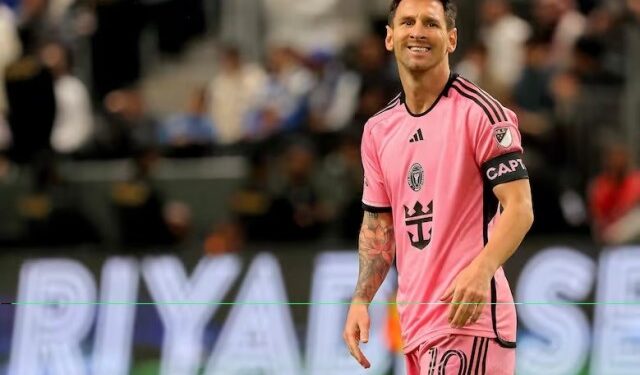 VIDEO: Organizó su cumpleaños en una “canchita” de fútbol y de invitado llegó Lionel Messi