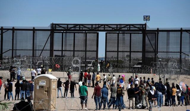 Centro migratorio en la frontera sur de EEUU cierra por falta de fondos