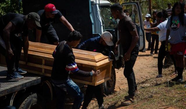 Insólito VIDEO evidencia cómo autoridades pretendieron ocultar la tragedia en la mina “Bulla Loca”