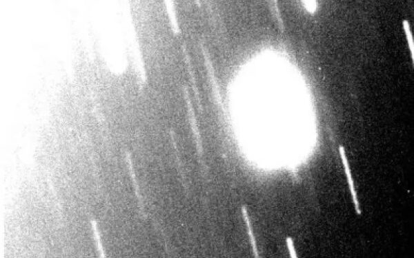 Detectan tres objetos extraños girando alrededor de Urano y Neptuno