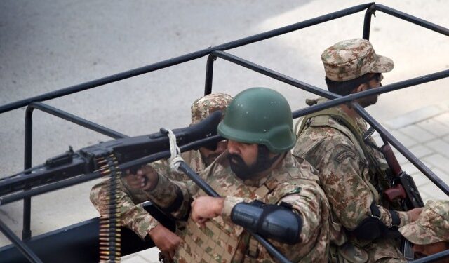 Al menos 10 muertos en el segundo ataque a un partido en Pakistán en la víspera electoral
