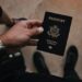Los 19 países del mundo a los que EEUU advierte no viajar con pasaporte americano