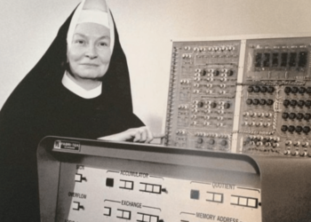 Quién fue Mary Kenneth Keller, la religiosa que predijo el uso de inteligencia artificial hace más de medio siglo
