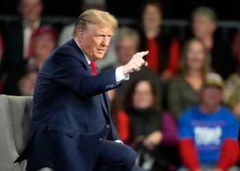 La defensa de Trump pide retrasar 30 días el pago de su multa de 355 millones de dólares