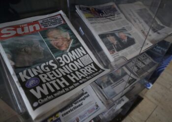 Al revelar que tiene cáncer, Carlos III rompe con siglos de tradición real