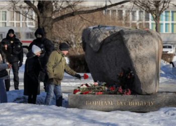 Rusia condenó a penas de cárcel a cientos de personas que protestaron por la muerte de Alexei Navalni