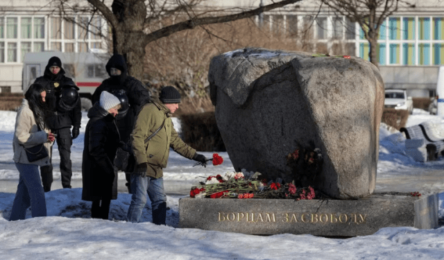 Rusia condenó a penas de cárcel a cientos de personas que protestaron por la muerte de Alexei Navalni