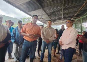 Ríos sin canalizar ni dragar ponen en peligro al pueblo Vega de Aza Torondy y sus cultivos