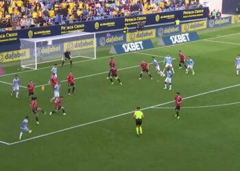 EN VIDEO: Venezolano Darwin Machís salva al Cádiz a última hora con el GOLAZO de la jornada en España