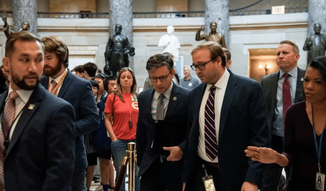 Presidente del Congreso de EEUU rechazó examinar un paquete de ayuda a Ucrania