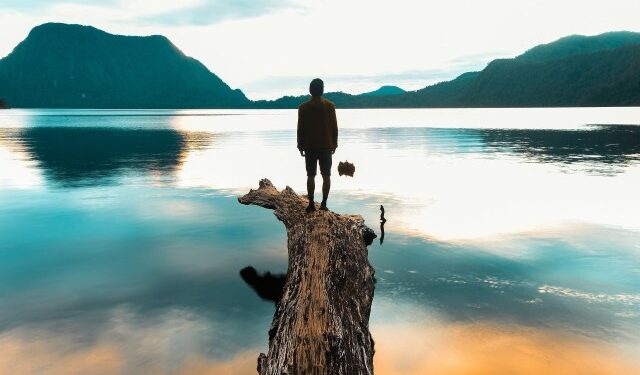 Un hombre afirma haber viajado al futuro y reveló que ya no hay humanos en la Tierra