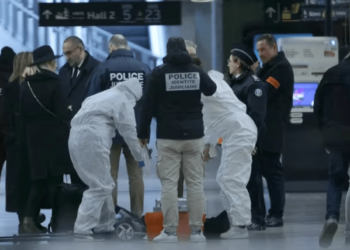 Ataque con cuchillo en una estación de tren de París dejó tres heridos