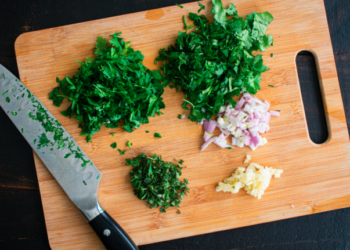 Lo que debes saber de las tablas de picar alimentos