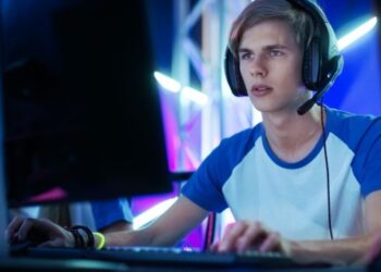 Descubrió que su hijo gana tres mil dólares al mes siendo streamer y ahora quiere cobrarle renta