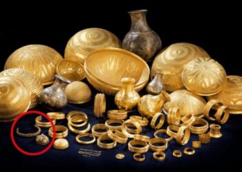 El extraño metal originario de fuera de la Tierra hallado en un tesoro de tres mil años de antigüedad