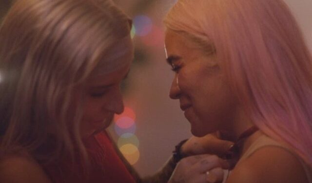 Crecen los rumores de una posible relación entre Young Miko y Karol G: estas son las señales