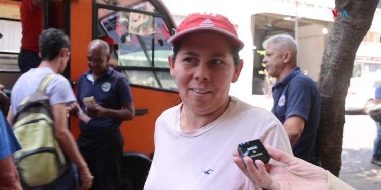 “Me preocupa mi país”: venezolanos lamentan «trabas» para la oposición en la campaña electoral