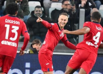 Doblete de Koopmeiners desinfló a la Juventus, que cedió el segundo lugar al Milan