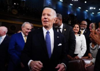 Biden: Las grandes empresas y los ricos tienen que pagar una parte justa