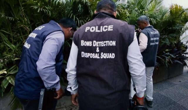 La policía confirma tres arrestos por la violación en grupo de una española en India